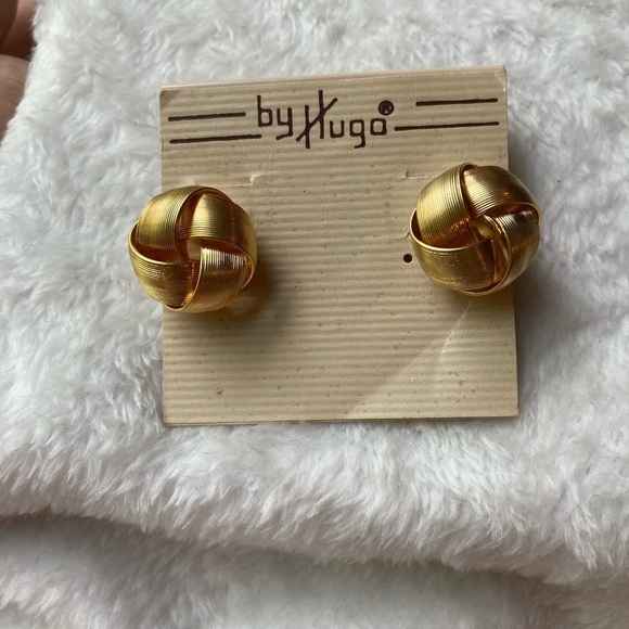 By Hugo‎ Knotted Design Earrings - Picture 6 of 6